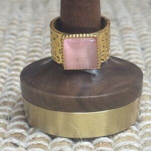 Pink Quartz Gold Tone Hammered Thick Band Adjustable Fashion Ring Women’s Size 8